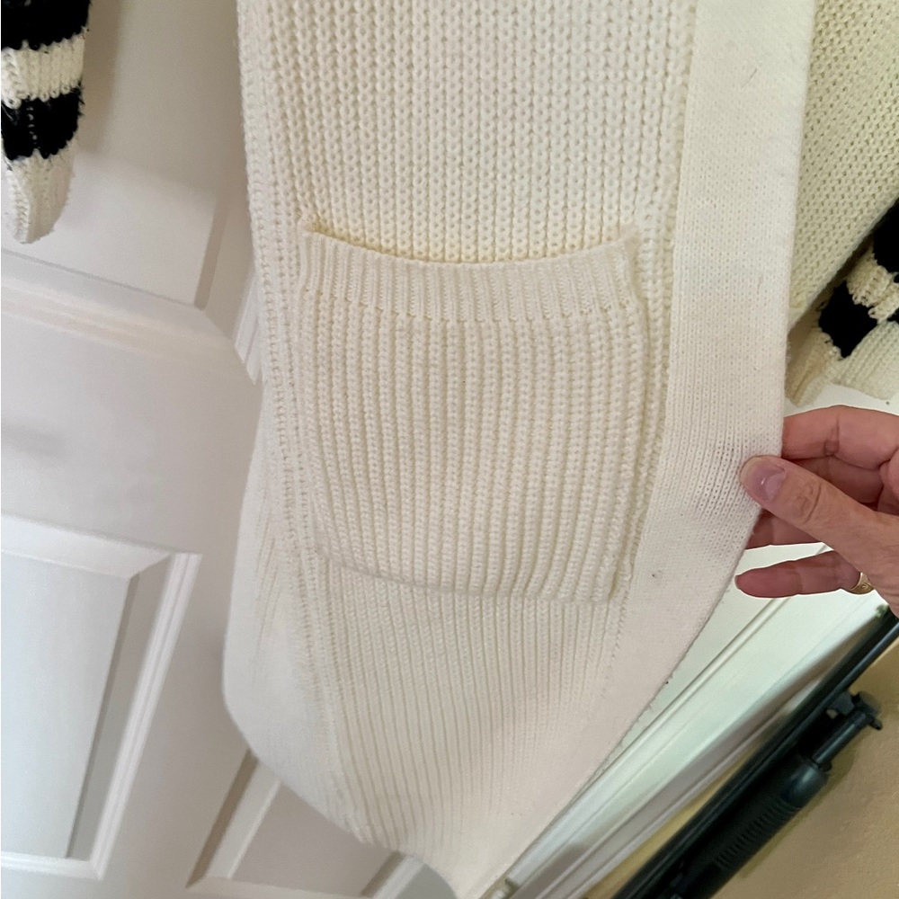 Mazik long cardigan sweater with pockets - EUC! - Picture 5 of 6